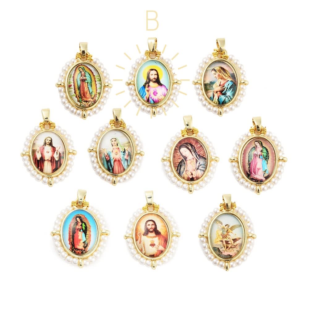 Dije colgante religioso esmaltado con perlas baño de oro / unidad2