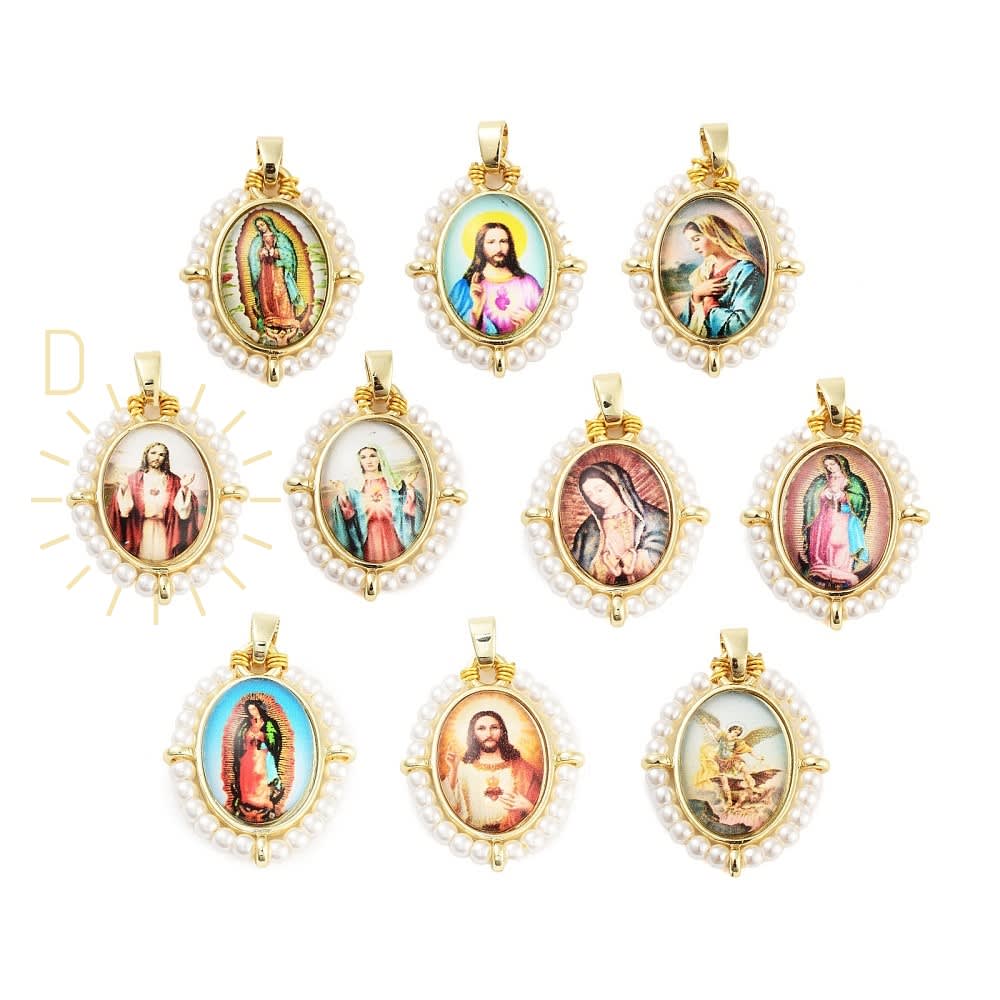 Dije colgante religioso esmaltado con perlas baño de oro / unidad4