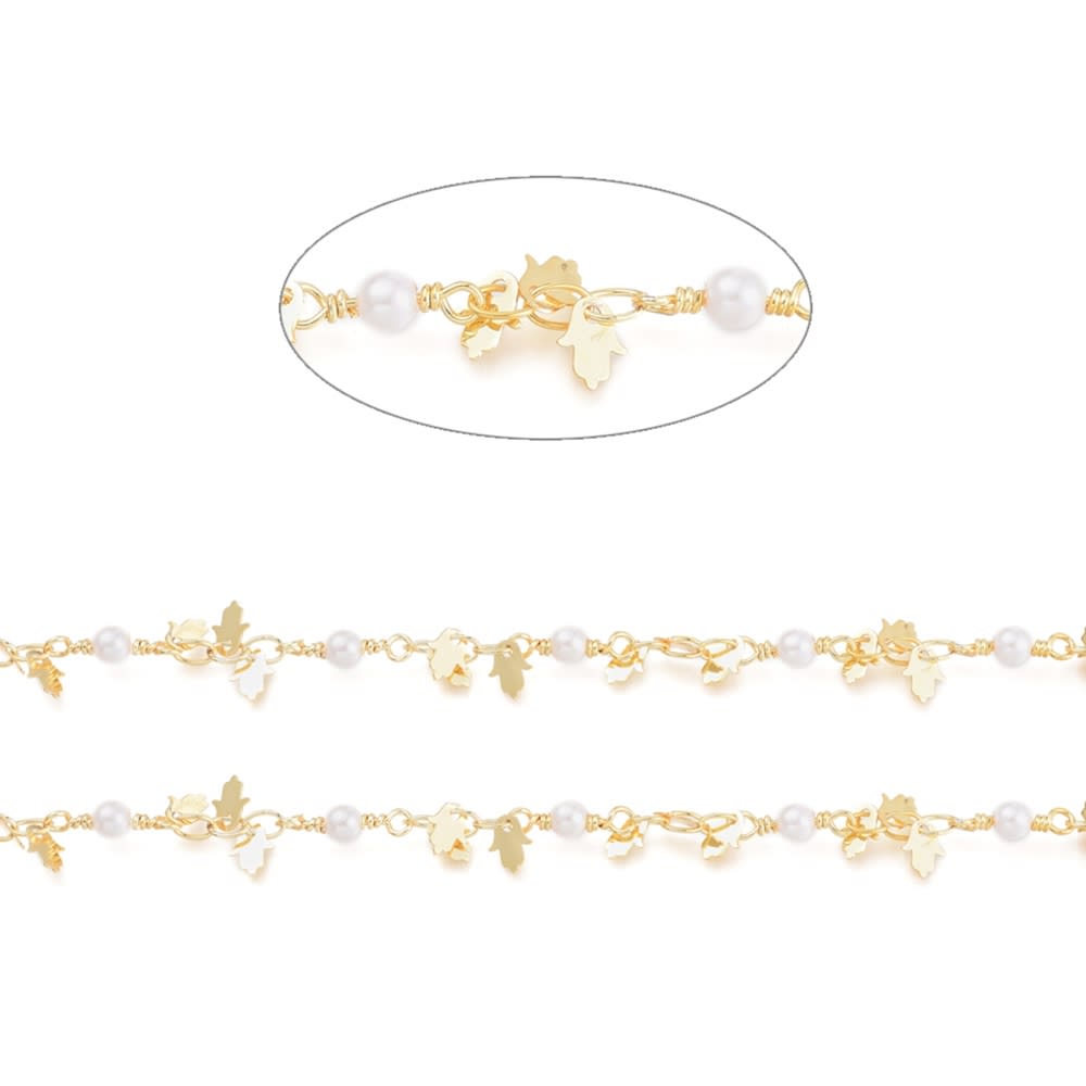 Cadena con perlas y hamsa colgantes baño de oro / metro3