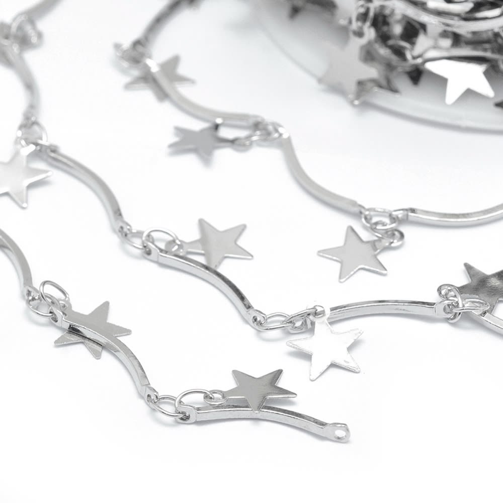Cadena barra y estrellas colgantes baño de platino / metro1