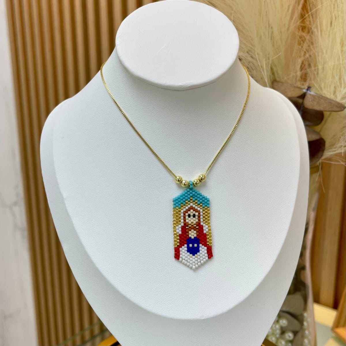 Accesorios con Virgen Coromoto tejida miyuki vte / unidad1