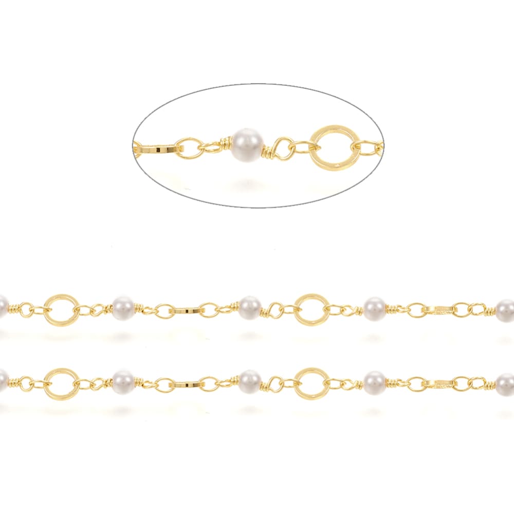 Cadena con círculos y perlas sintéticas en baño de oro / metro4