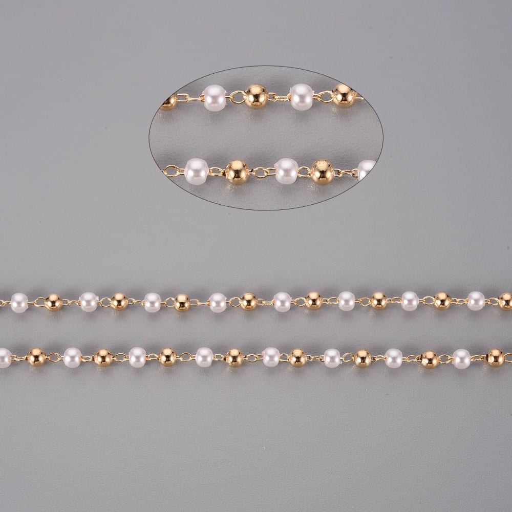 Cadena con perlas y balines  baño de oro / metro3