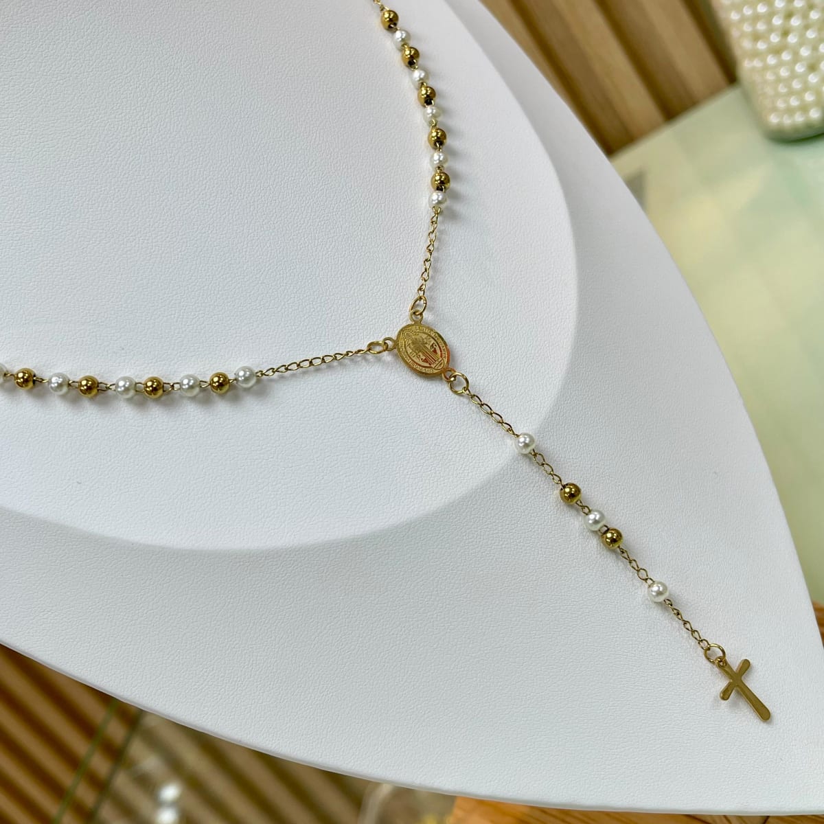 Rosario acero con perlas 4 mm acero dorado / unidad1