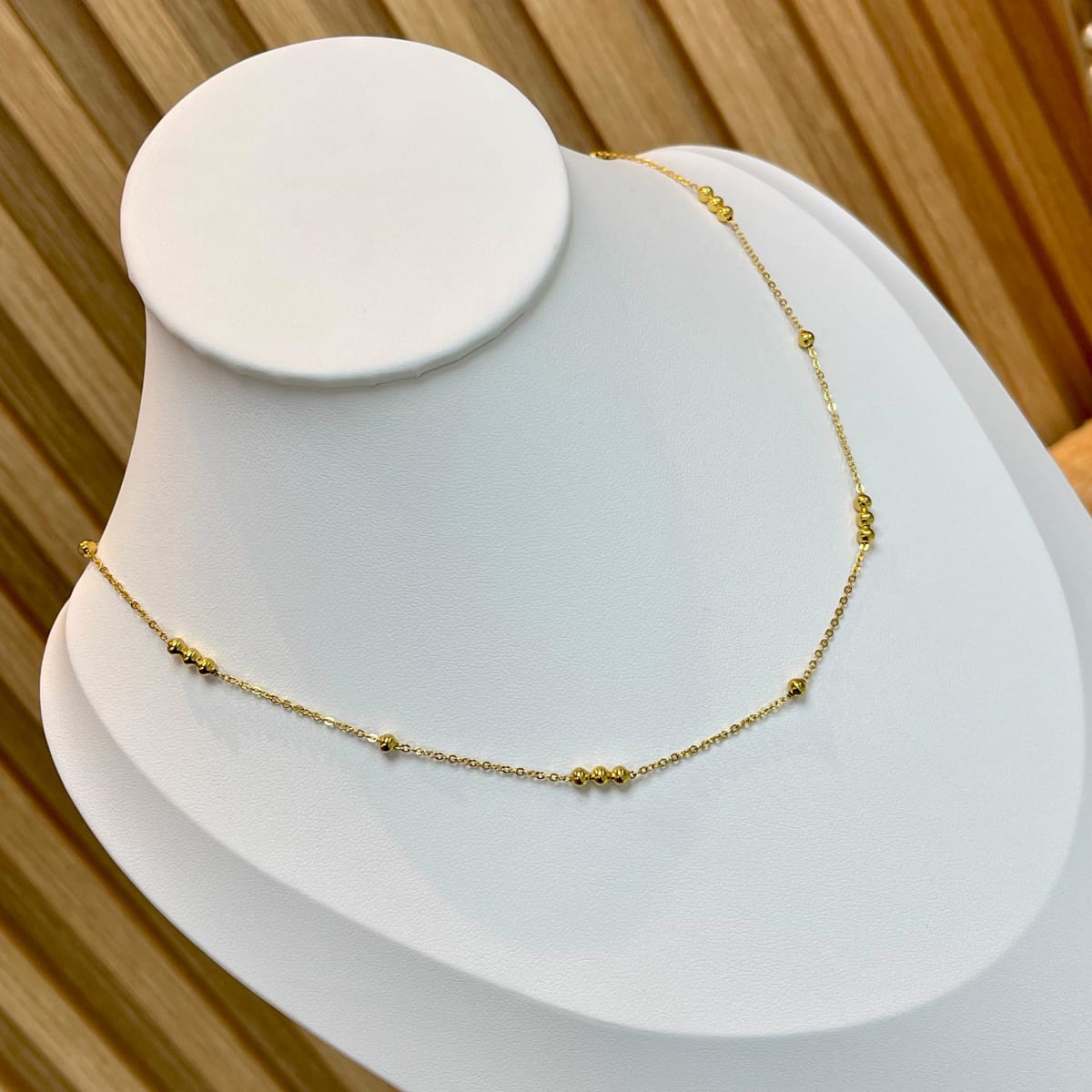 Collar con balines de 3 mm acero dorado / unidad1