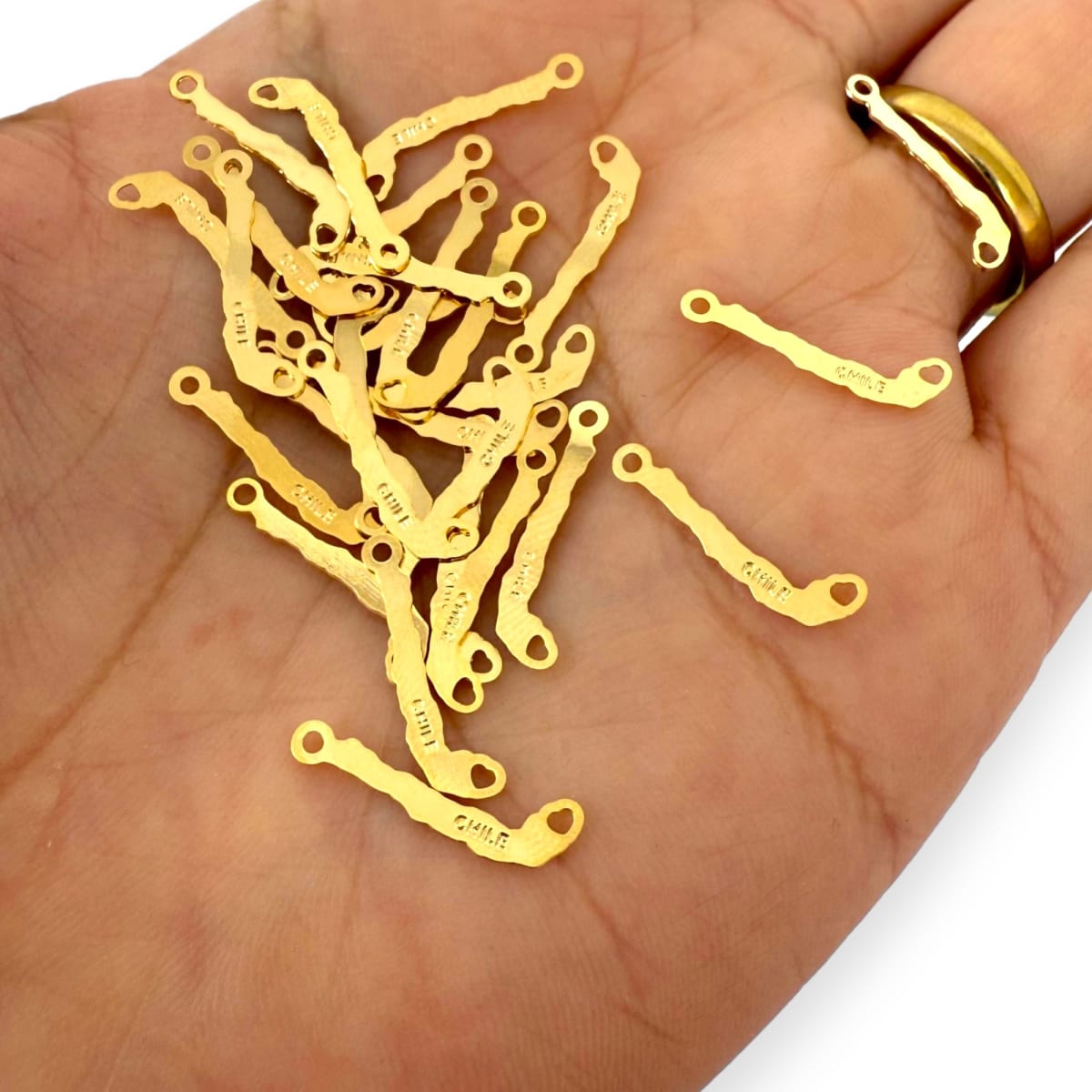 Mini dije mapa Chile 17x5 mm gold-filled / unidad1