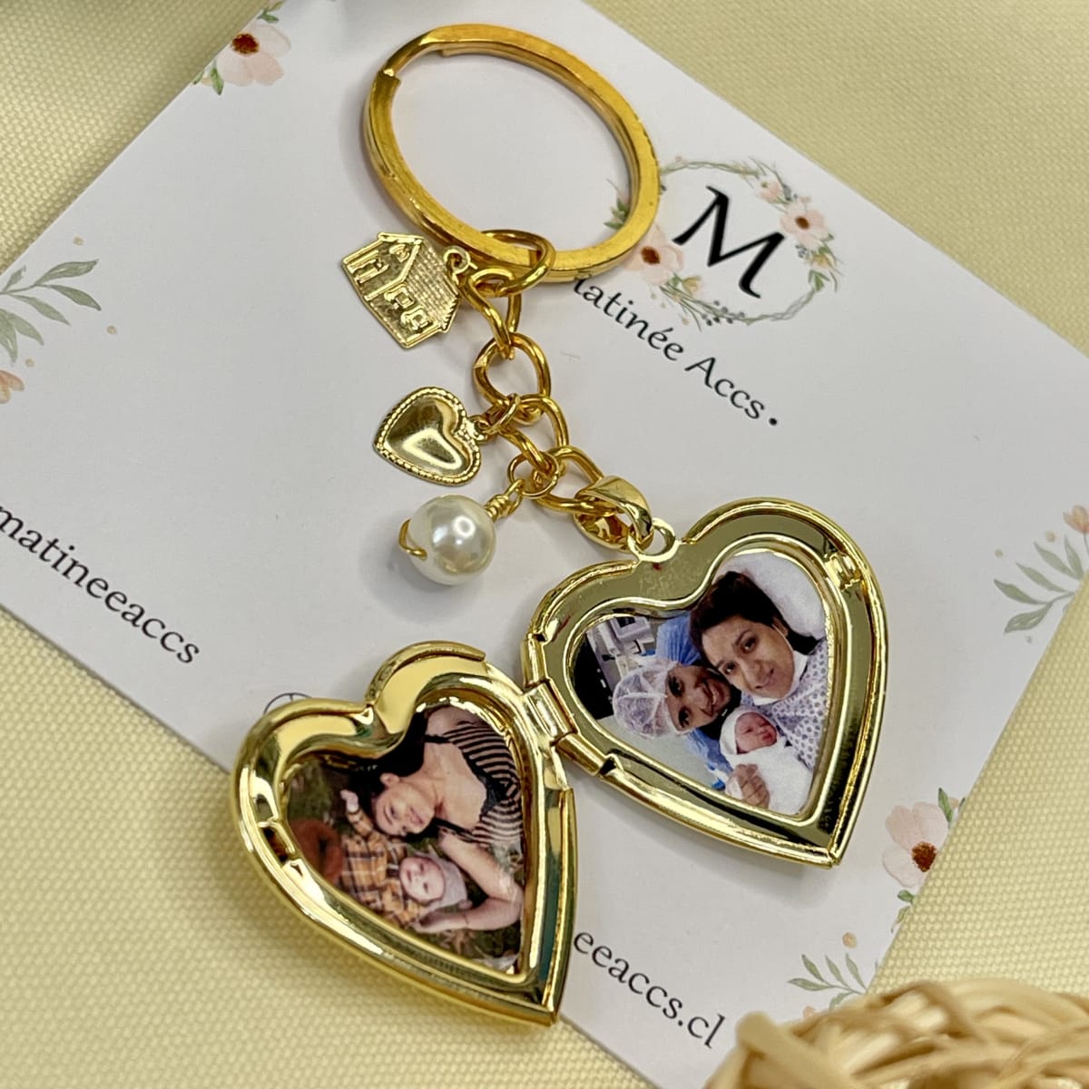 Llavero con relicario corazón dos fotos personalizado dorado / unidad2