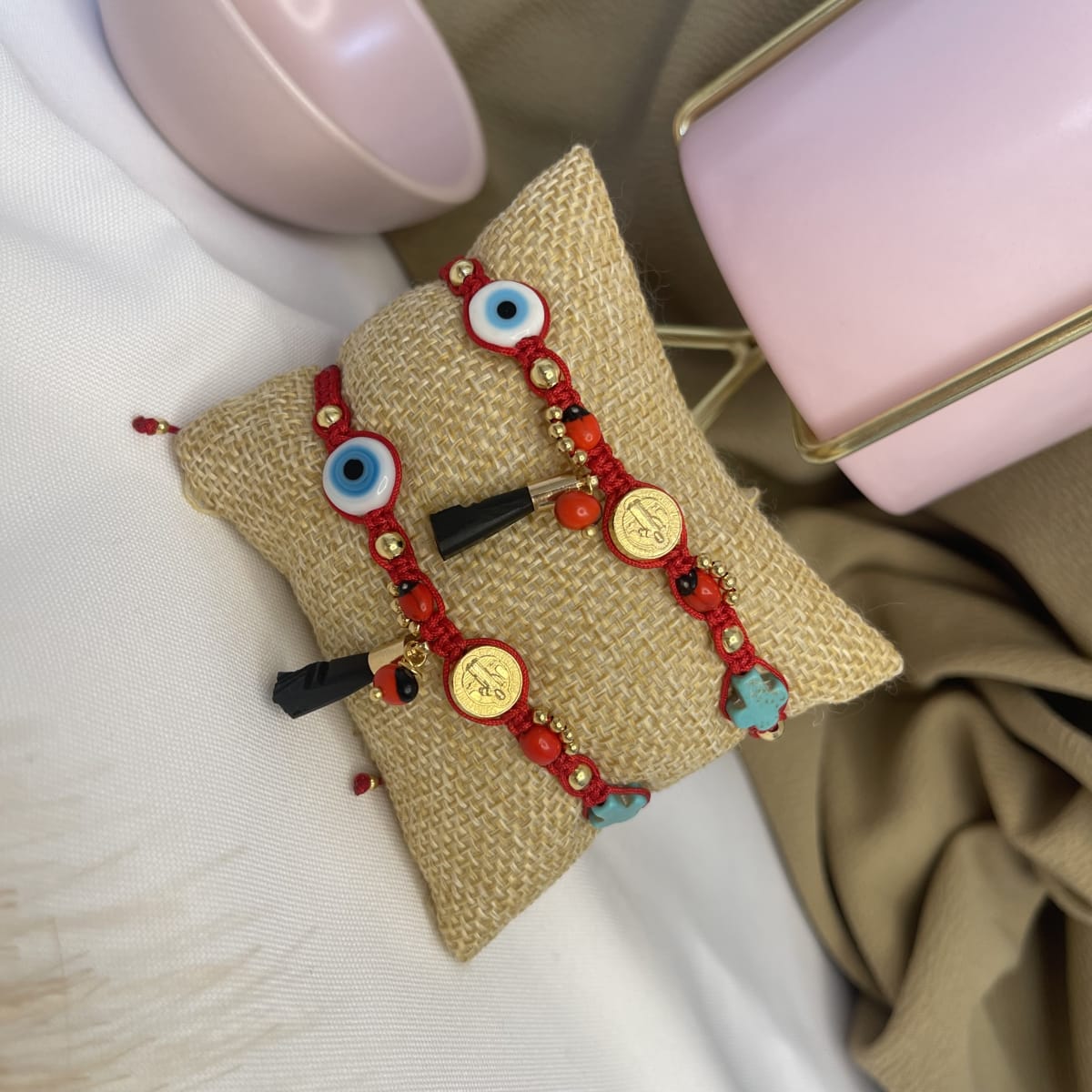 Pulsera protección azabache San Benito hilo rojo ajustable / unidad1