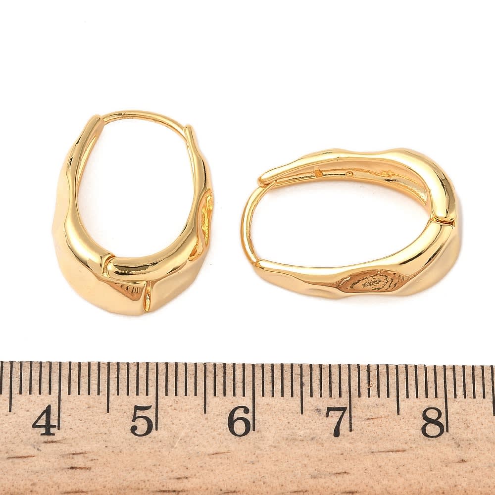 Aros argollas huggie bote textura 24x8.5 mm baño oro / par2