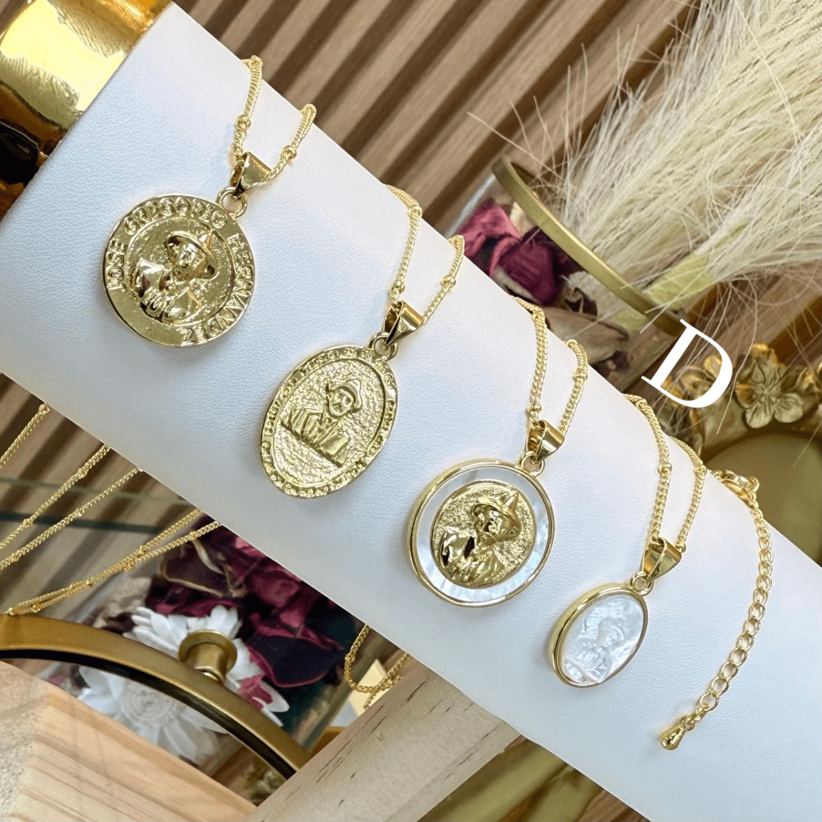 Collar San José Gregorio Hernández baño de oro / unidad5