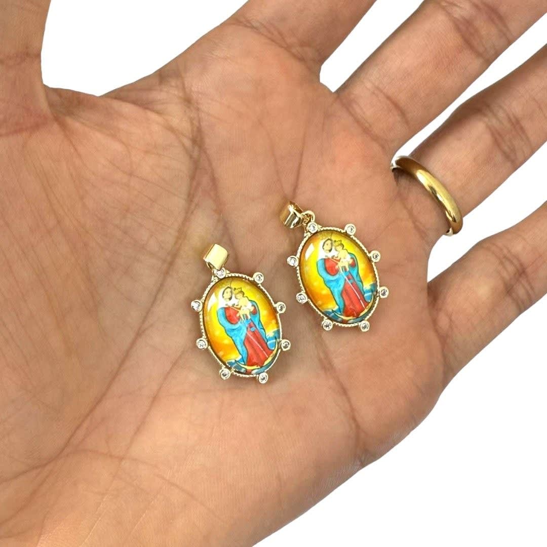Dije colgante óvalo virgen chinita Chiquinquirá baño oro / unidad2