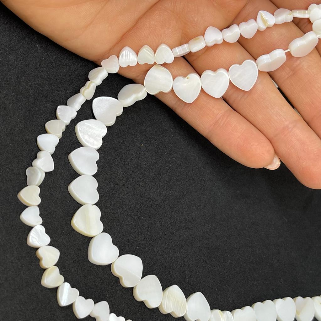 Abalorios cuentas figura corazón nacar 6-10 mm3