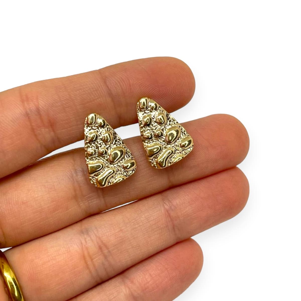 Base de aros topito triángulo texturizado baño de oro / par2