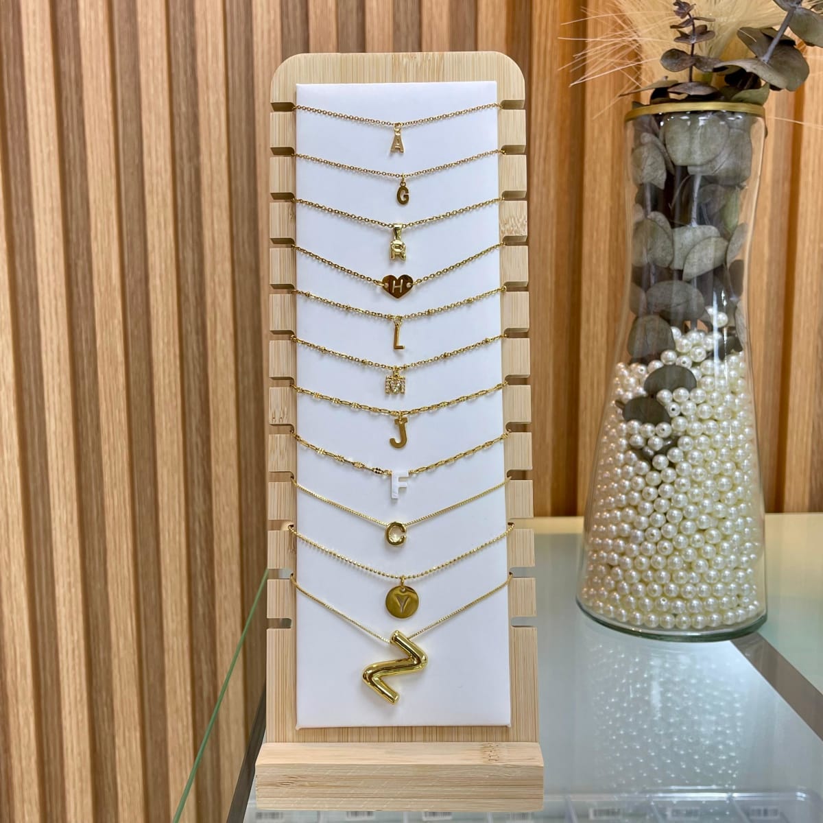 Collar con letra inicial VTE / unidad2