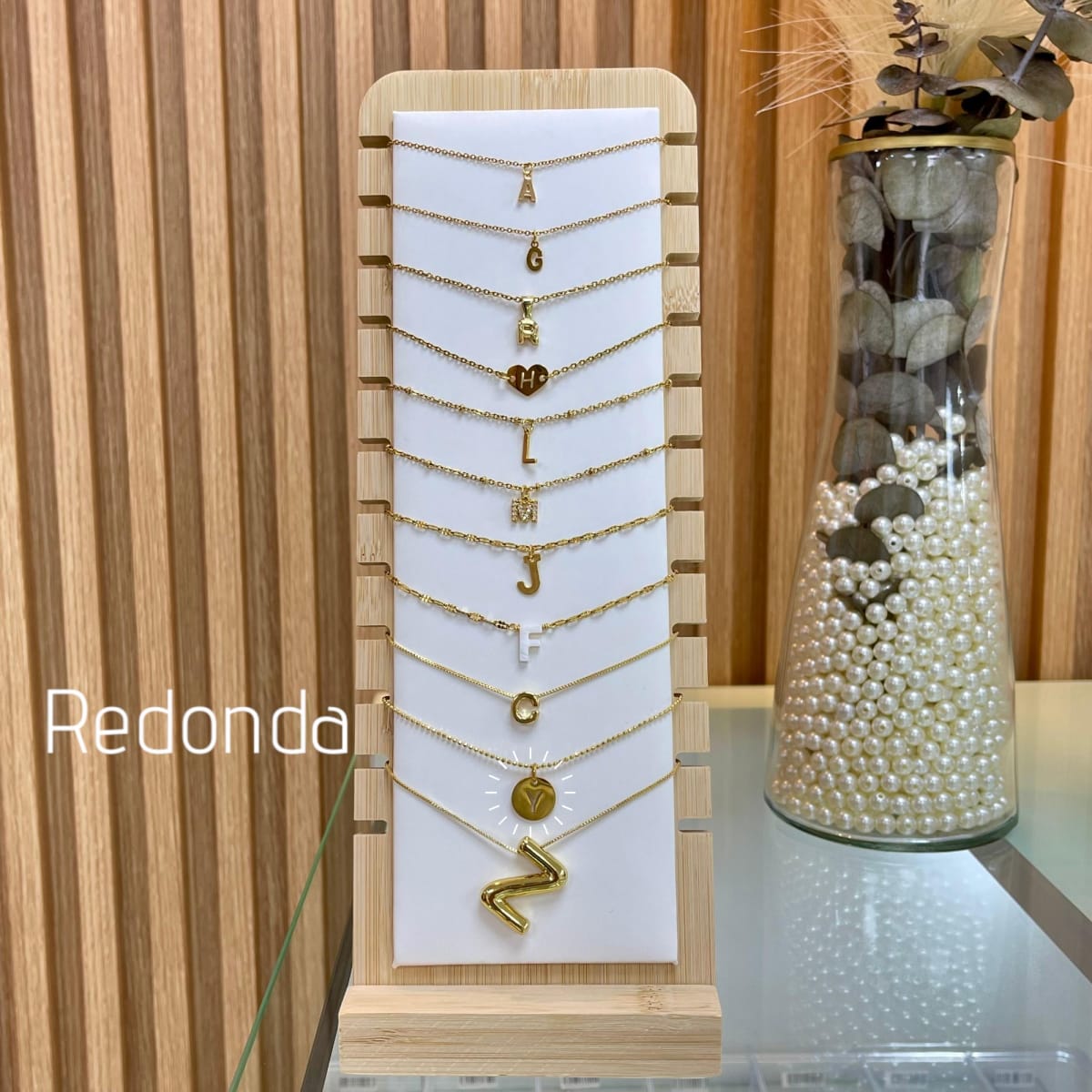 Collar con letra inicial VTE / unidad12