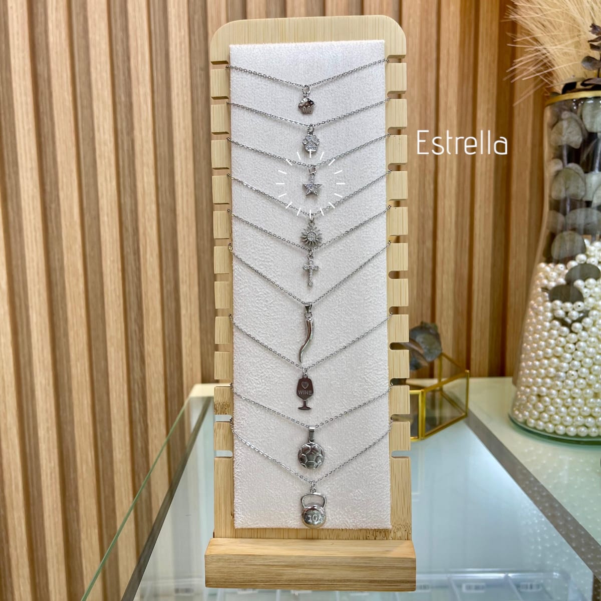 Collar con colgante plateado VTE / unidad5