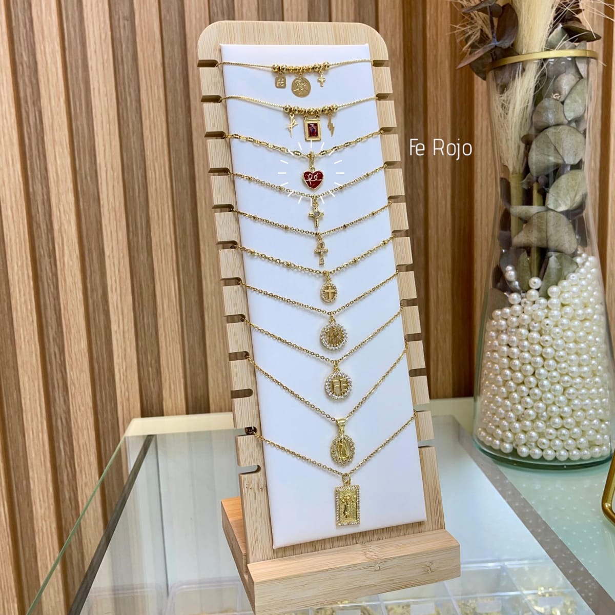 Collar con colgante dorado religioso VTE / unidad6