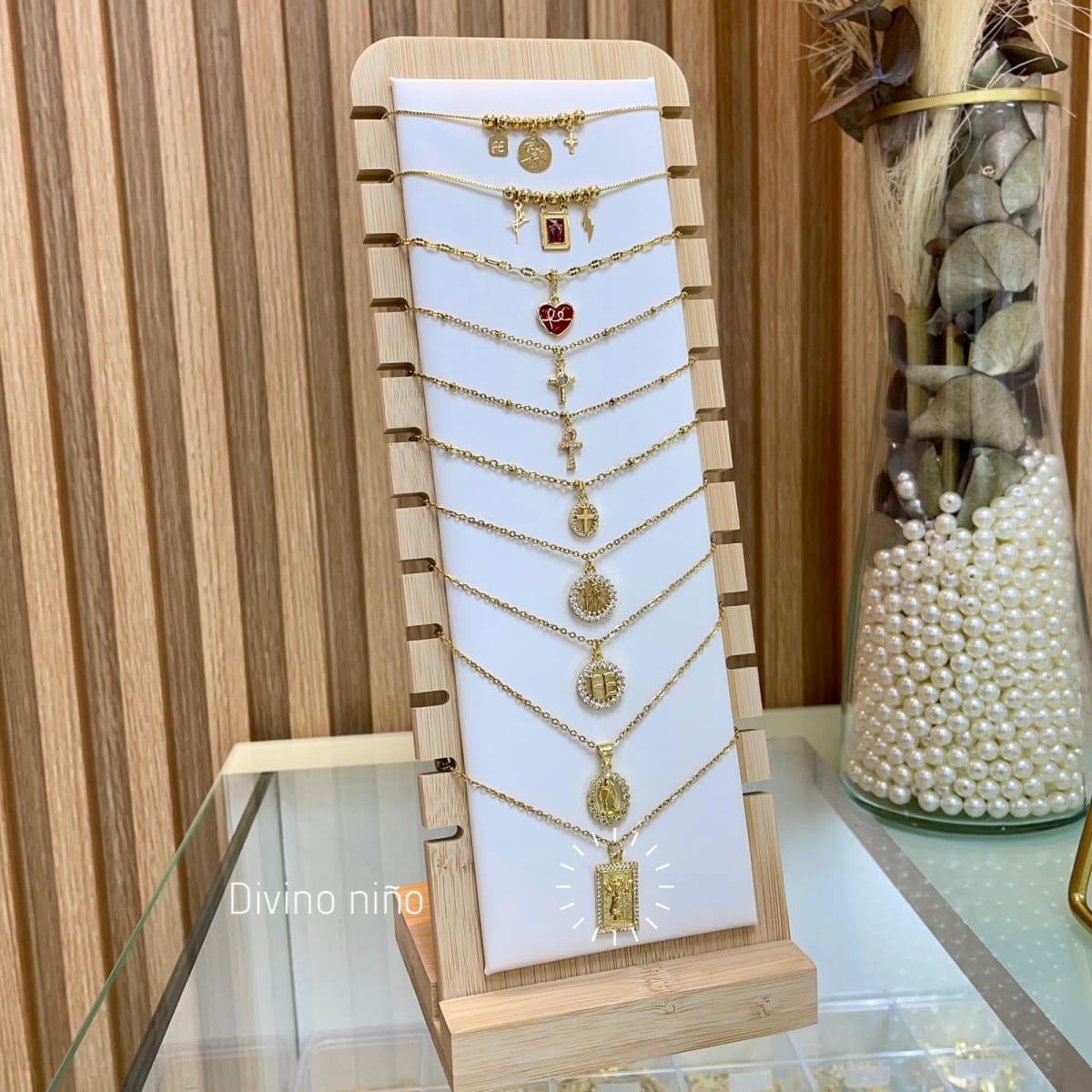 Collar con colgante dorado religioso VTE / unidad11