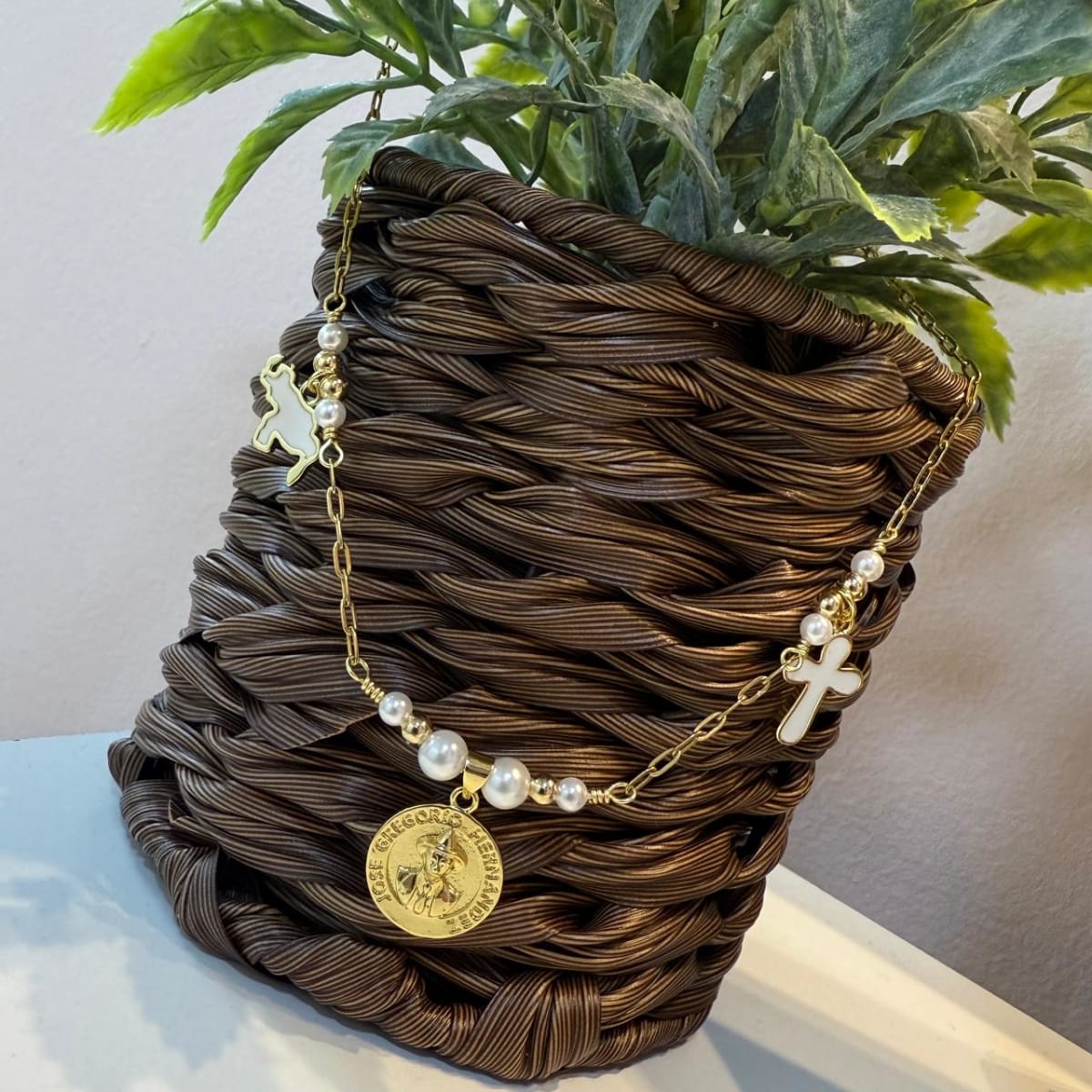 Collar religioso Dr. Jose Gregorio Hernandez cruz baño oro / unidad1