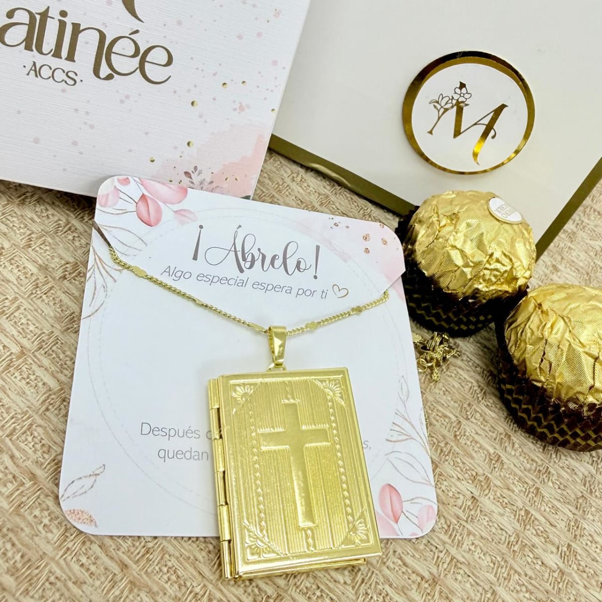 Collar con relicario libro biblia dos fotos personalizado dorado / unidad1