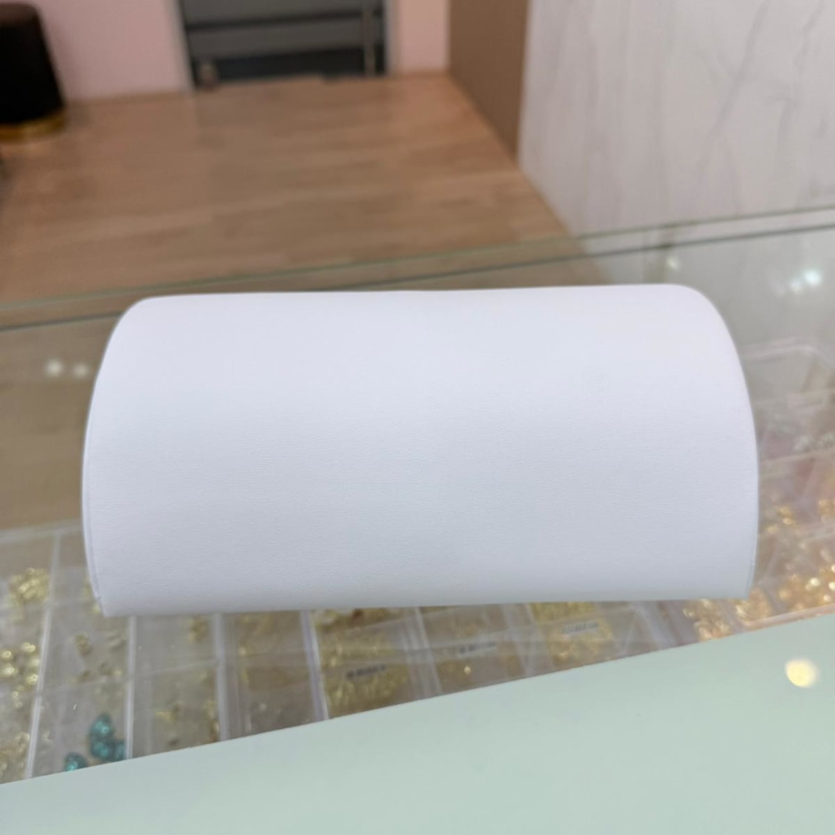 Exhibidor medio cilindro eco cuero Blanco / unidad3