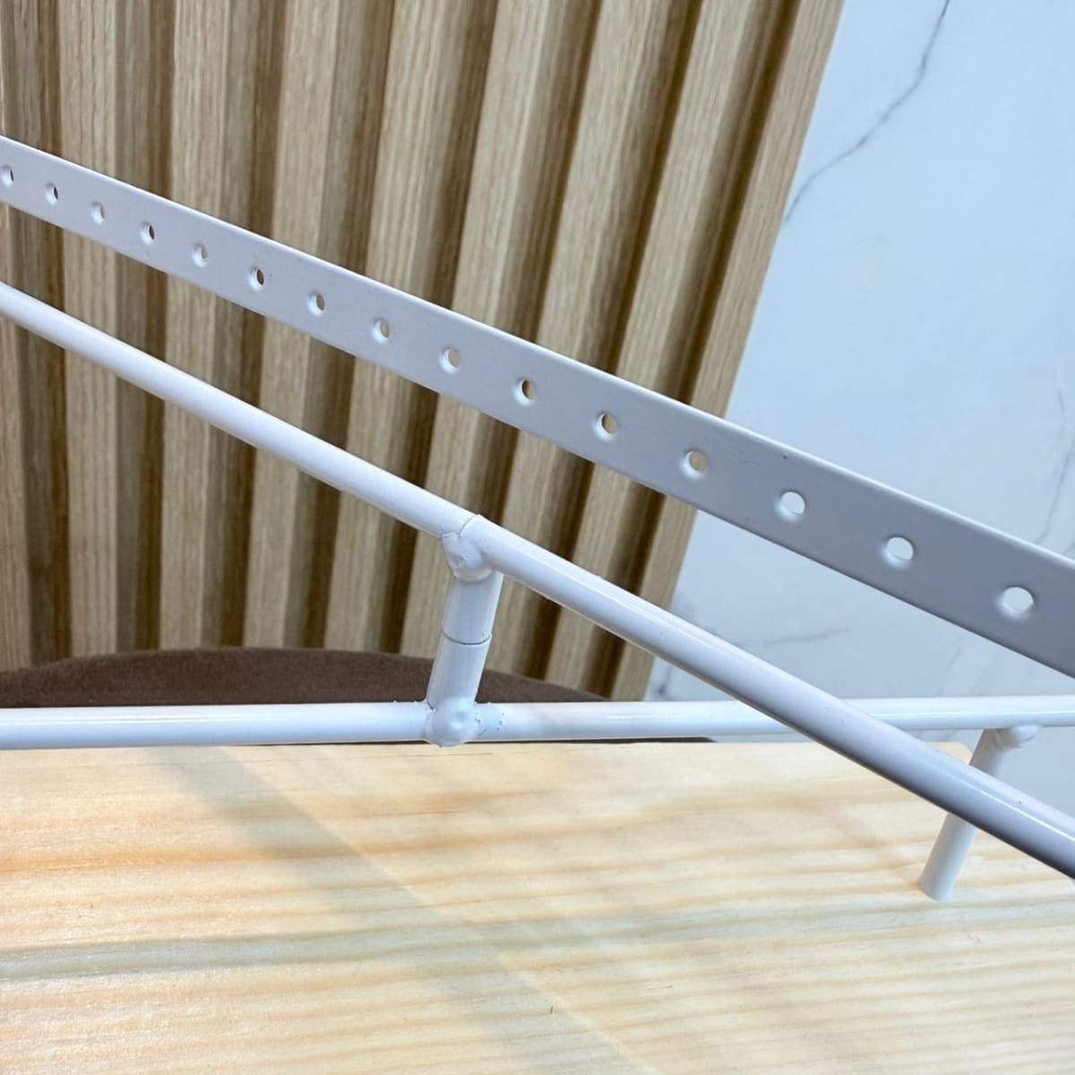 Exhibidor giratorio aros zarcillos 40 pares blanco madera metal / unidad3