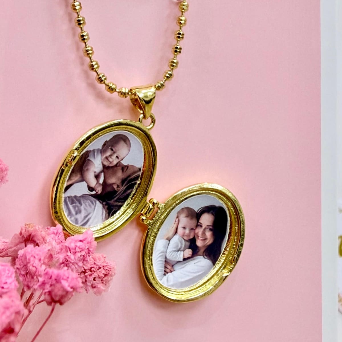 Collar con relicario ovalado esmaltado dos fotos personalizado dorado / unidad2