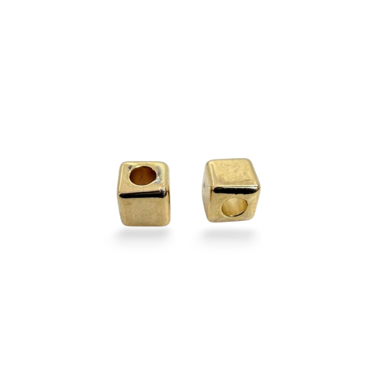 Separador cubo 2.5 mm baño de oro 18k / gramo2