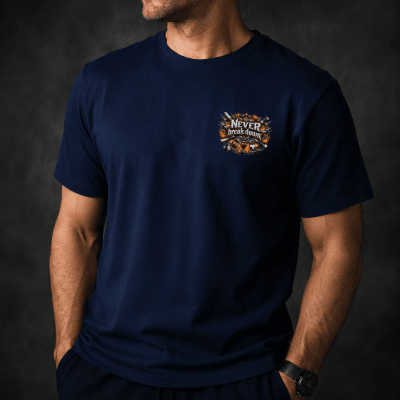 POLERA MANGA CORTA ESTAMPADA NEVER BREAKDOWN AZUL MARINO V7001N003