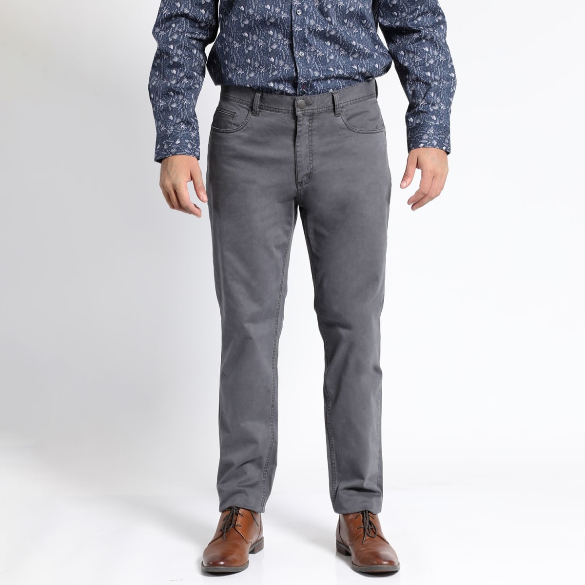 PANTALÓN HOMBRE GABARDINA 5 BOLSILLOS GARMENT DYE GRIS – ESTILO VINTAGE Y COMODIDAD MODERNA I3213N0042