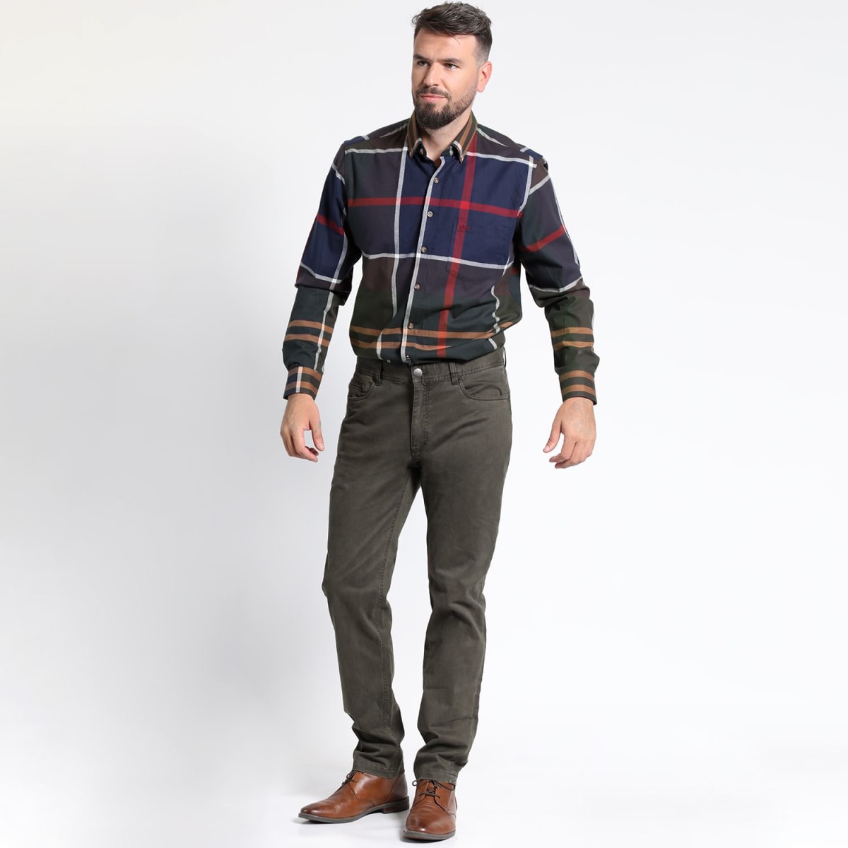 PANTALÓN HOMBRE GABARDINA 5 BOLSILLOS GARMENT DYE VERDE – ESTILO VINTAGE Y COMODIDAD MODERNA I3213N0953