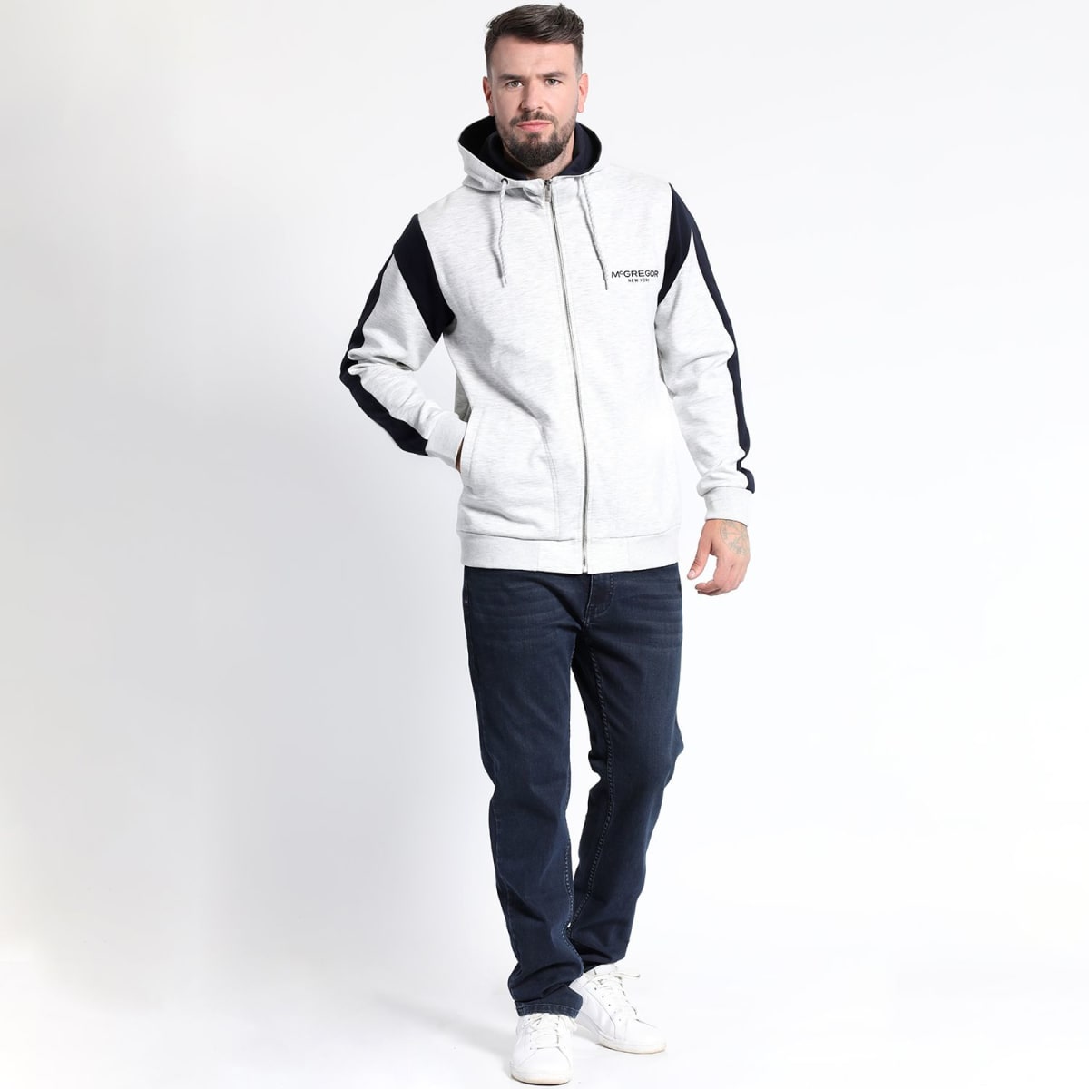 POLERON CON CAPUCHA GRIS CLARO – ESTILO Y COMODIDAD PARA TU DIA A DIA I3020N0013