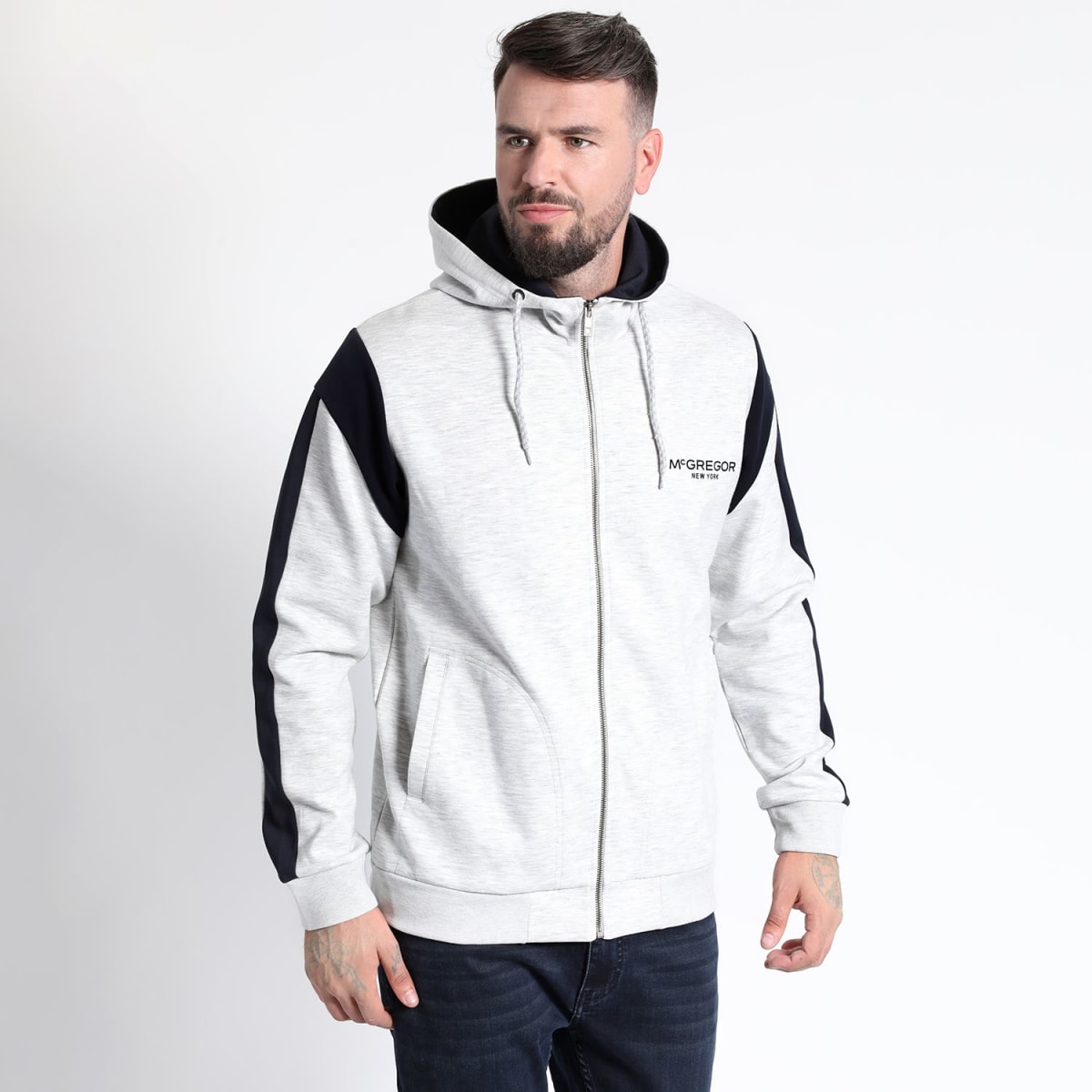 POLERON CON CAPUCHA GRIS CLARO – ESTILO Y COMODIDAD PARA TU DIA A DIA I3020N0011