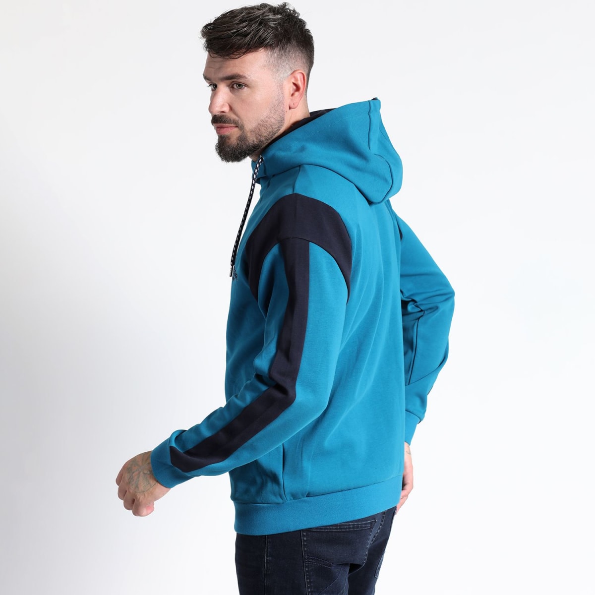 POLERON CON CAPUCHA CALIPSO – ESTILO Y COMODIDAD PARA TU DIA A DIA I3020N0022