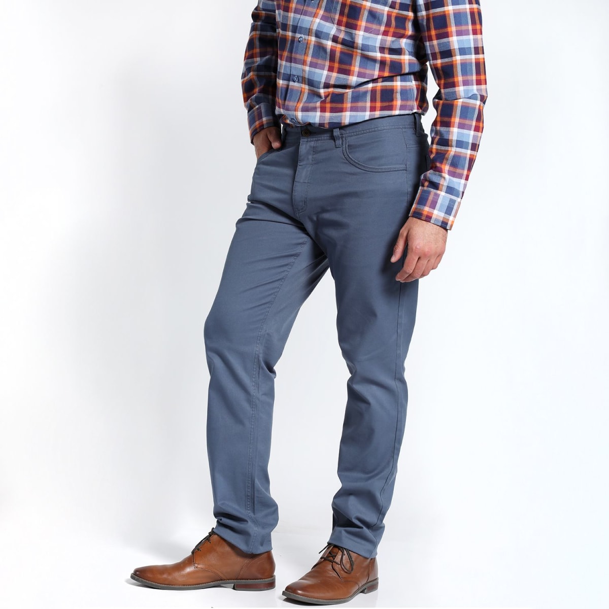 PANTALÓN HOMBRE 5 BOLSILLOS CASUAL – CORTE RECTO Y COMODIDAD TODO EL DÍA I2300N0692
