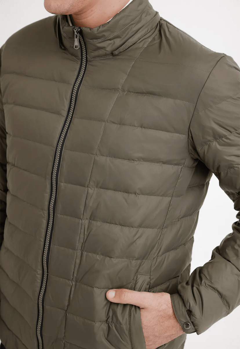 PARKA ACOLCHADA VERDE DE PLUMA PARA HOMBRE I5000N0133