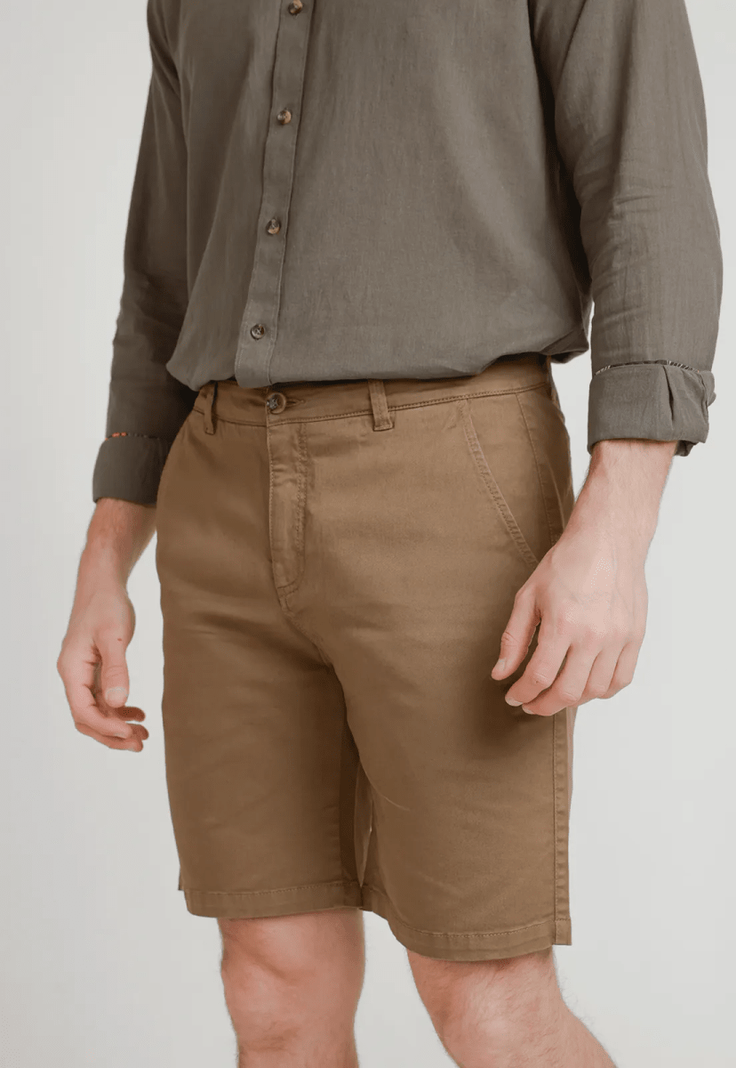 BERMUDA HOMBRE ALGODON LISO SLIM VALERIO CAQUI V6000N0921