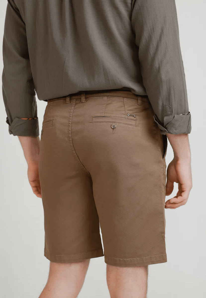 BERMUDA HOMBRE ALGODON LISO SLIM VALERIO CAQUI V6000N0922
