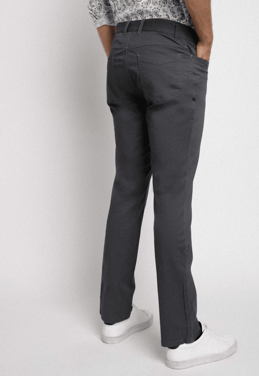 PANTALÓN GABARDINA 5 BOLSILLOS GRIS PARA HOMBRE – COMODIDAD Y ESTILO TODO EL DÍA I5005N0042