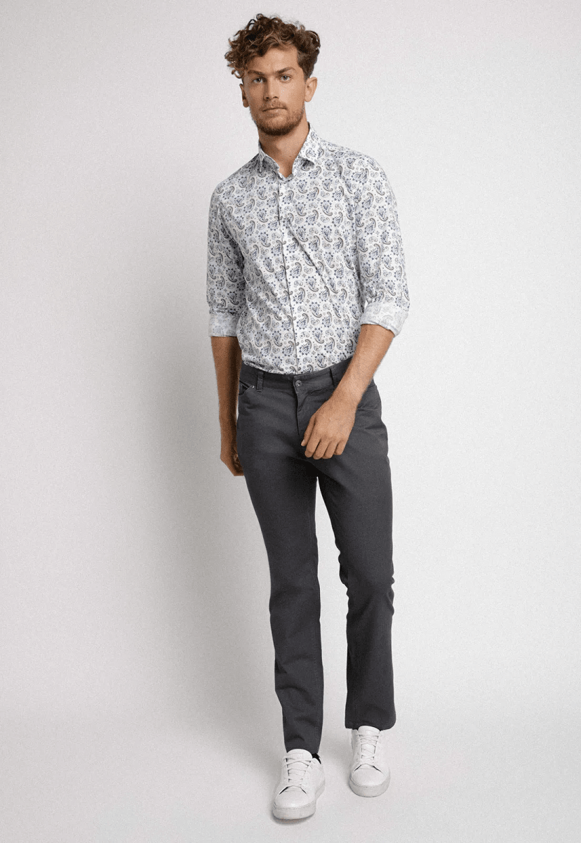 PANTALÓN GABARDINA 5 BOLSILLOS GRIS PARA HOMBRE – COMODIDAD Y ESTILO TODO EL DÍA I5005N0044