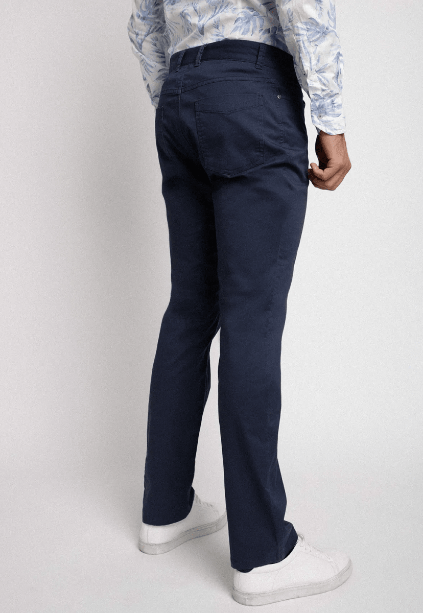 PANTALÓN GABARDINA 5 BOLSILLOS AZUL PARA HOMBRE – COMODIDAD Y ESTILO TODO EL DÍA I5005N0772