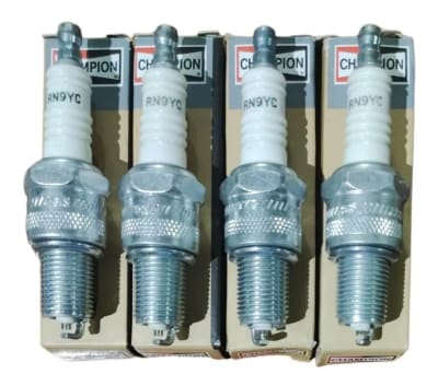 Bujia Champion Zotye Hunter 1.5-1.3 /mitsubishi L300 2.0-2.4 (Juego)