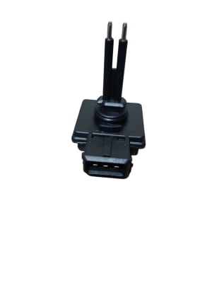 Sensor Nivel Agua Deposito Radiador Peugeot 307 1.6L 2.0L 308 1.6L Partner 1.9L Citroen Berlingo 1.9L 2001 - 20111