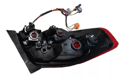 Farol Derecho Chevrolet Sail (2016-2021)2