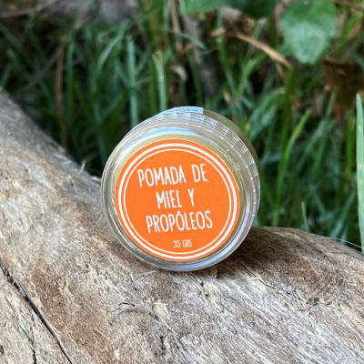Pomada Miel y Propóleos.1