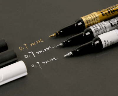 SAKURA MARCADOR PERMANENTE PEN TOUCH EXTRA FINO 0.7 MM BLANCO