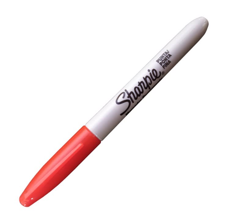 MARCADOR PERMANENTE PUNTA FINA ROJO SHARPIE1
