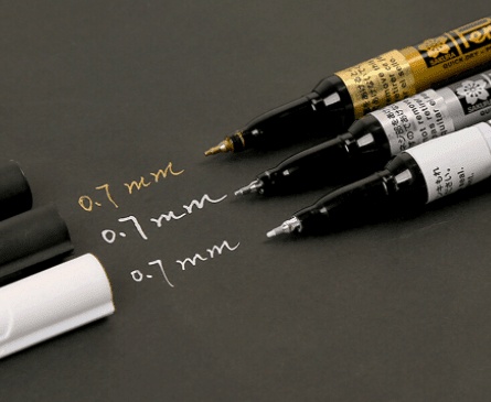 SAKURA MARCADOR PERMANENTE PEN TOUCH EXTRA FINO 0.7 MM BLANCO1