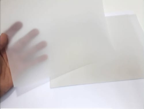 PAPEL VEGETAL 90G TRANSPARENTE OFICIO (100HJ)1