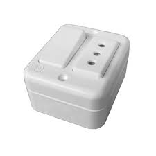 Interruptor + tomacorriente blanco 9/12 10A sobrepuesto